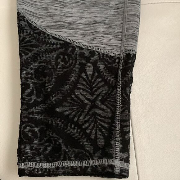 Maurices in Motion Women’s Pants Athletic Yoga Gray Leggings Size 3 - Picture 7 of 10